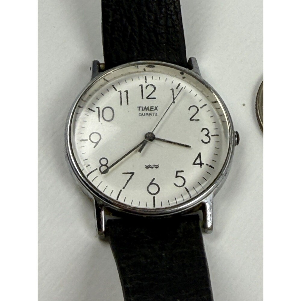 1980s Timex Men’s Quartz Watch 32.5mm White Dial Original Leather Band Working